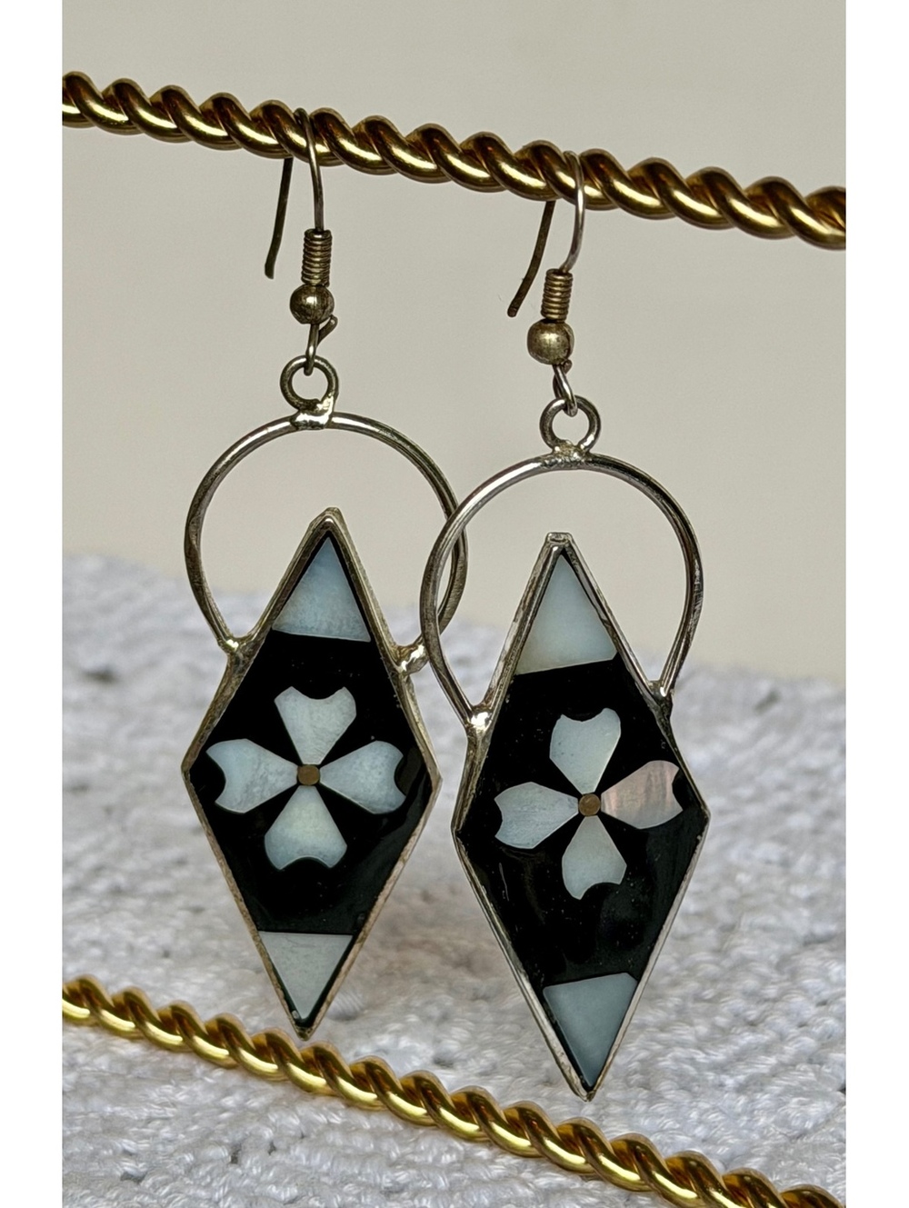 Vintage Alpaca Mexico Mother of Pearl Black Inlay Floral Dangle Earrings